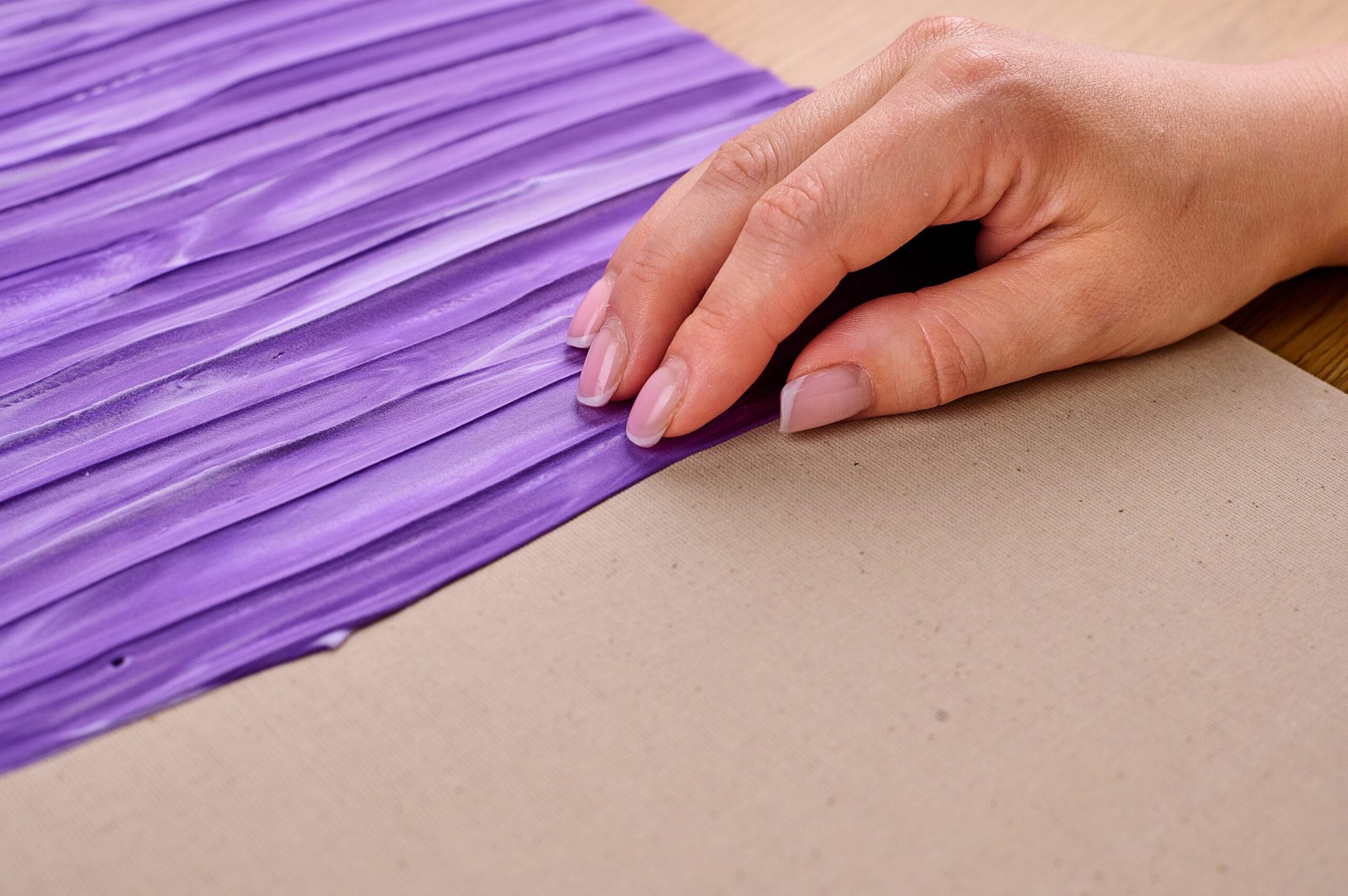 Choose a color and start spreading it with your fingers.