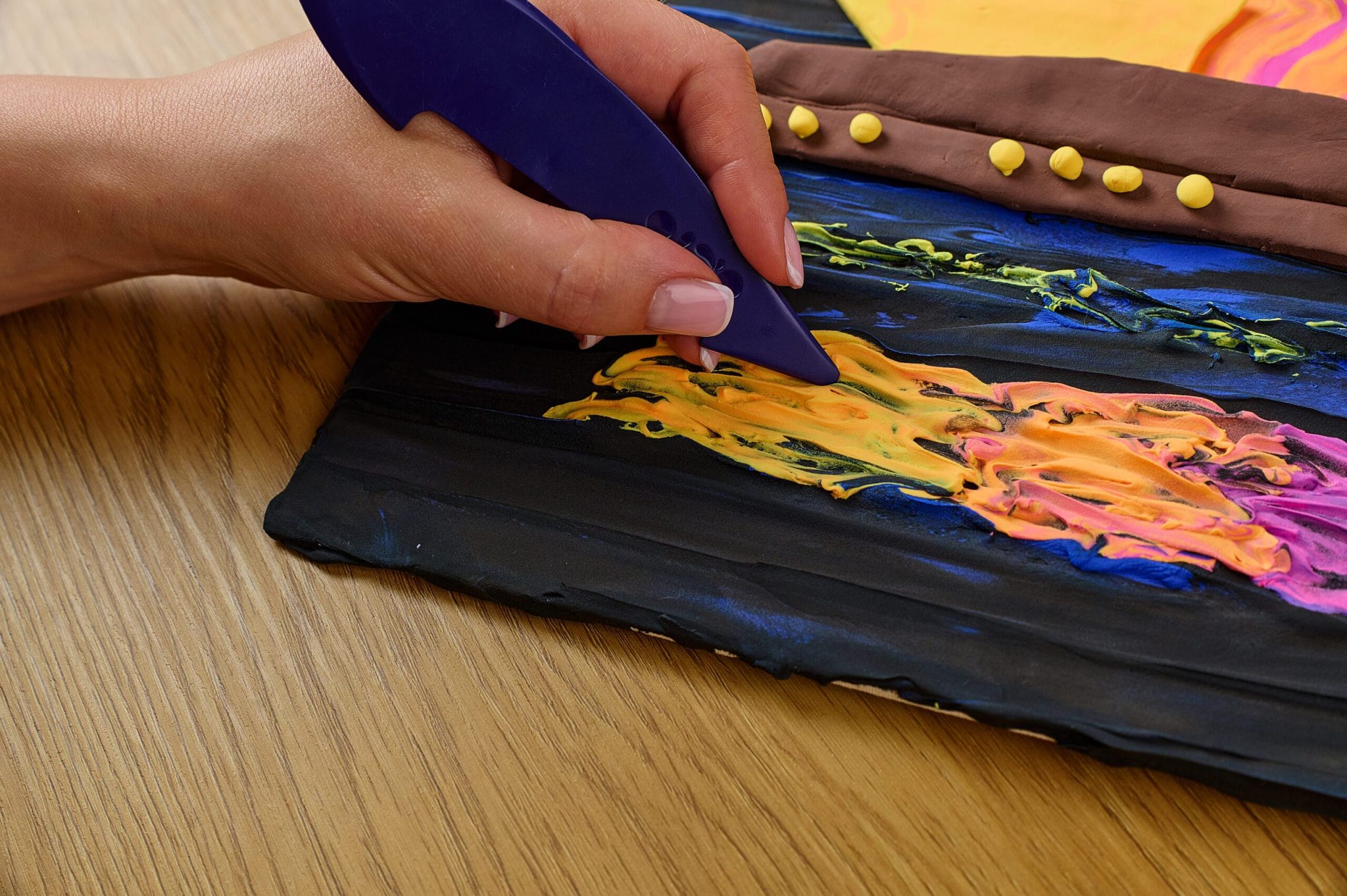Choose a color and start spreading it with your fingers.