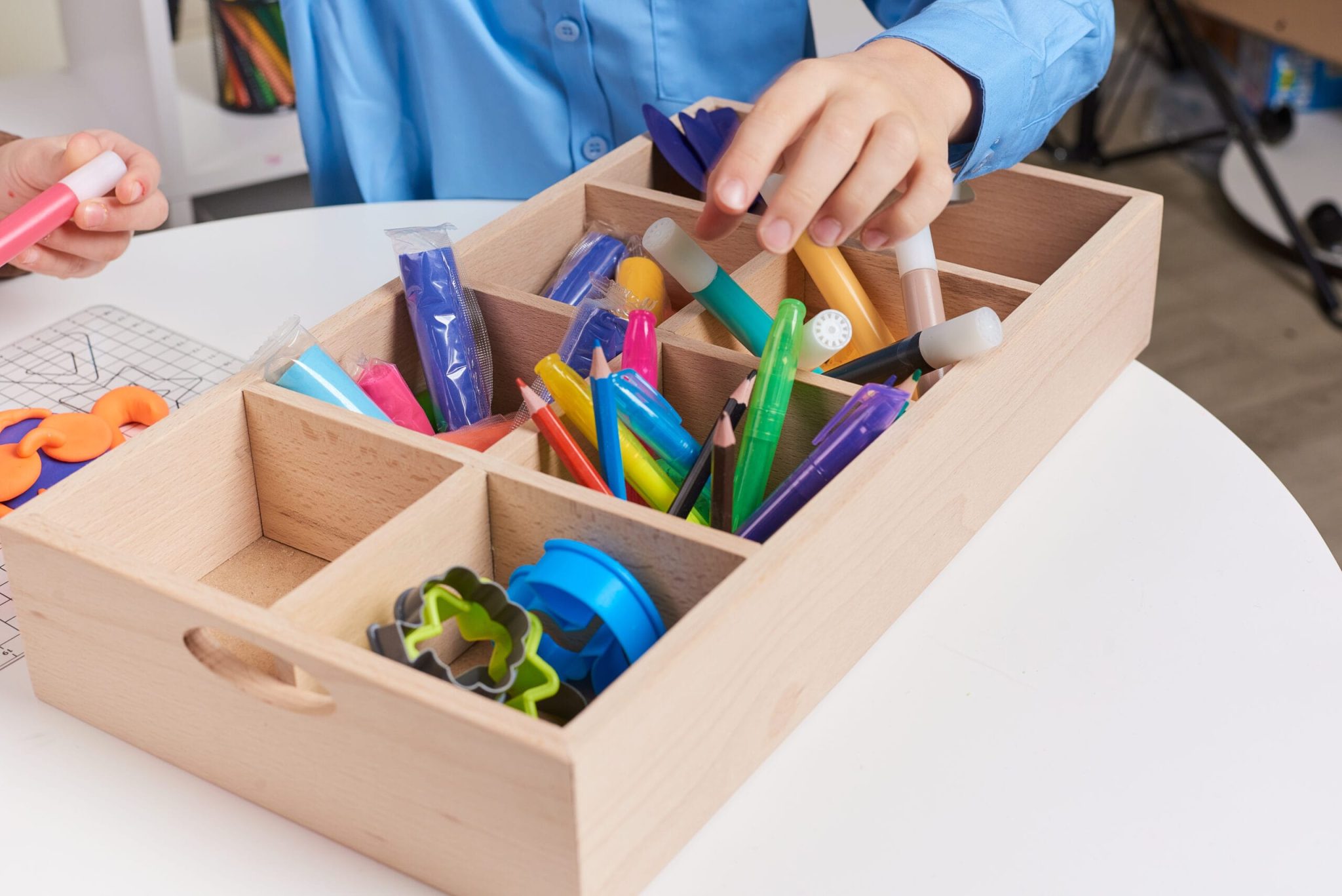 Create a masterpiece without unnecessary clutter.